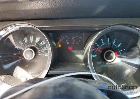 2013 Ford Mustang z USA, uszkodzony, nr VIN 1ZVBP8EM1D5236953